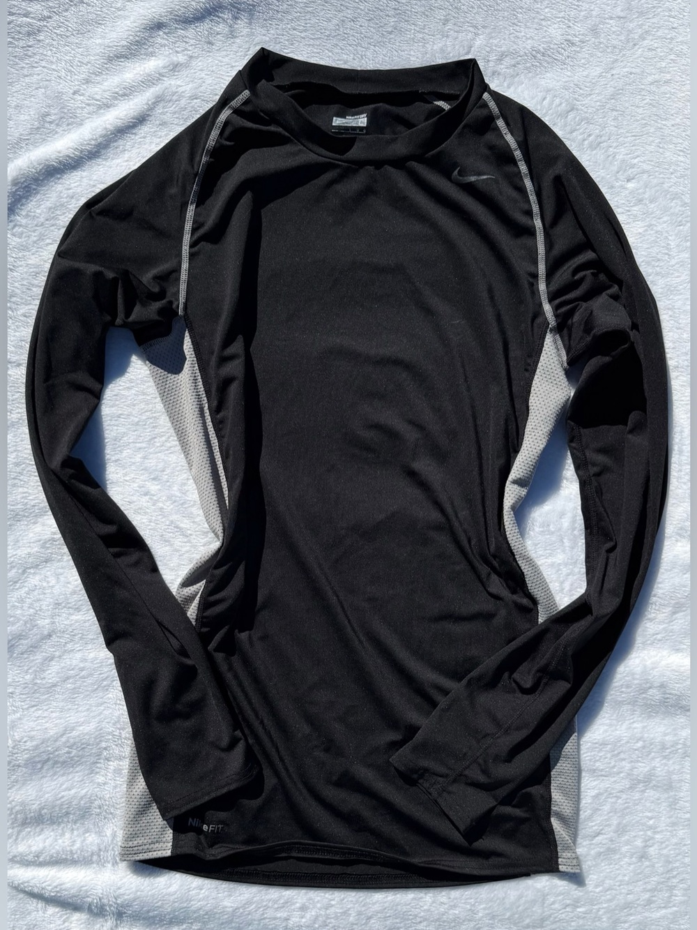 Nike Men’s Black Long-Sleeve Dri-FIT Performance Shirt Size Large